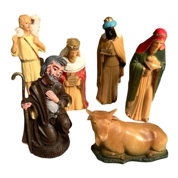 Nativity Replacement Figures-  plastic- Hong Kong- Cardboard Bottom. Vintage - Picture 1 of 12